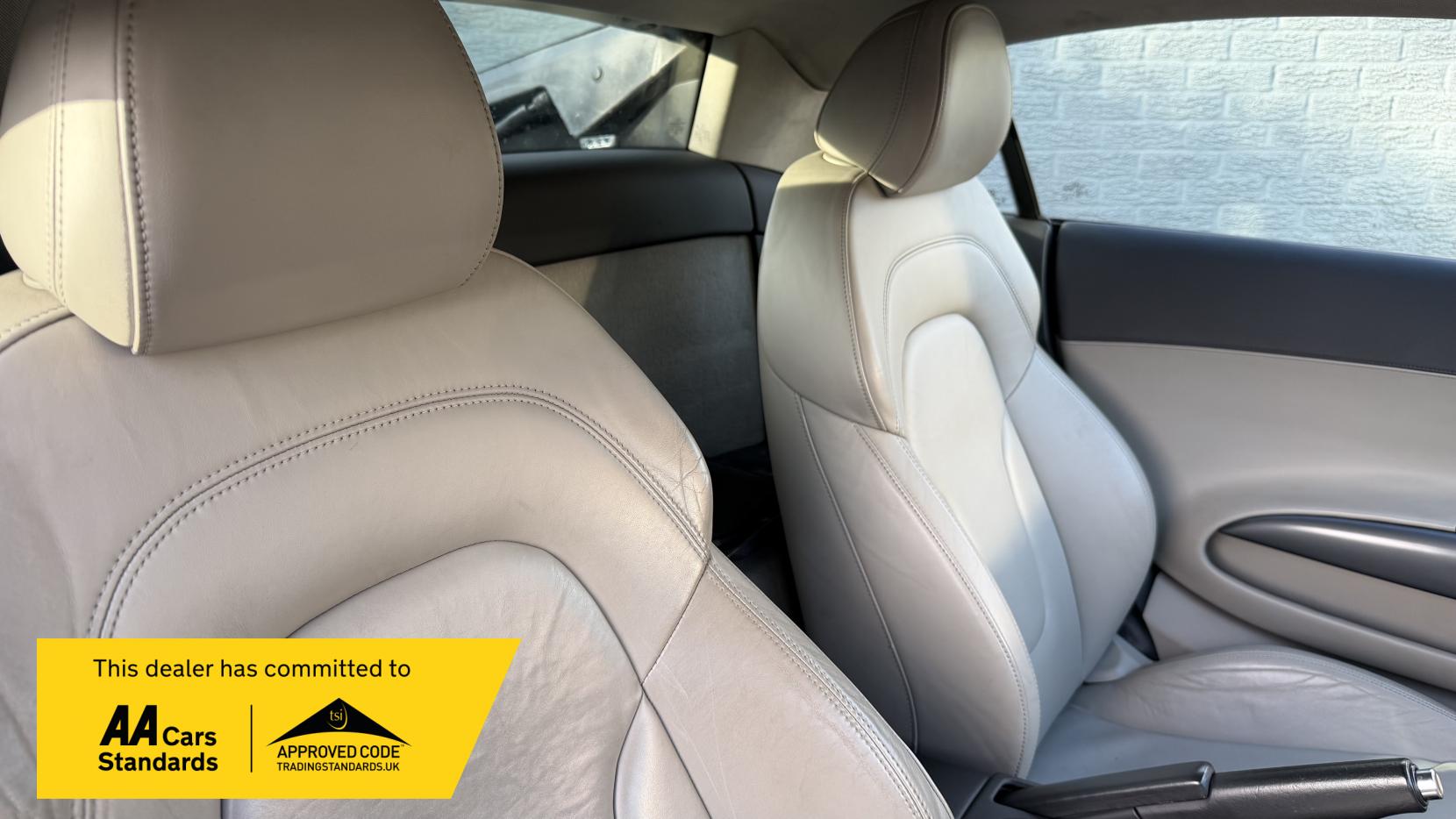 Audi R8 4.2 FSI V8 Coupe 2dr Petrol Manual quattro Euro 4 (420 ps)