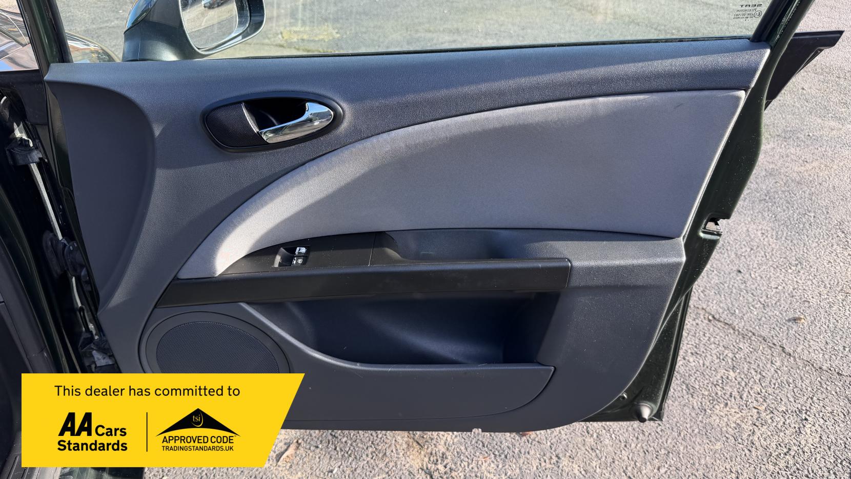 SEAT Leon 1.6 8V SE Special Edition Hatchback 5dr Petrol Manual Euro 4 (102 bhp)