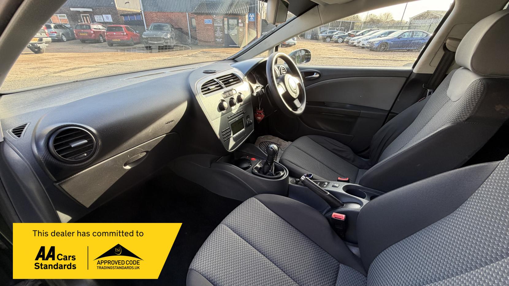 SEAT Leon 1.6 8V SE Special Edition Hatchback 5dr Petrol Manual Euro 4 (102 bhp)