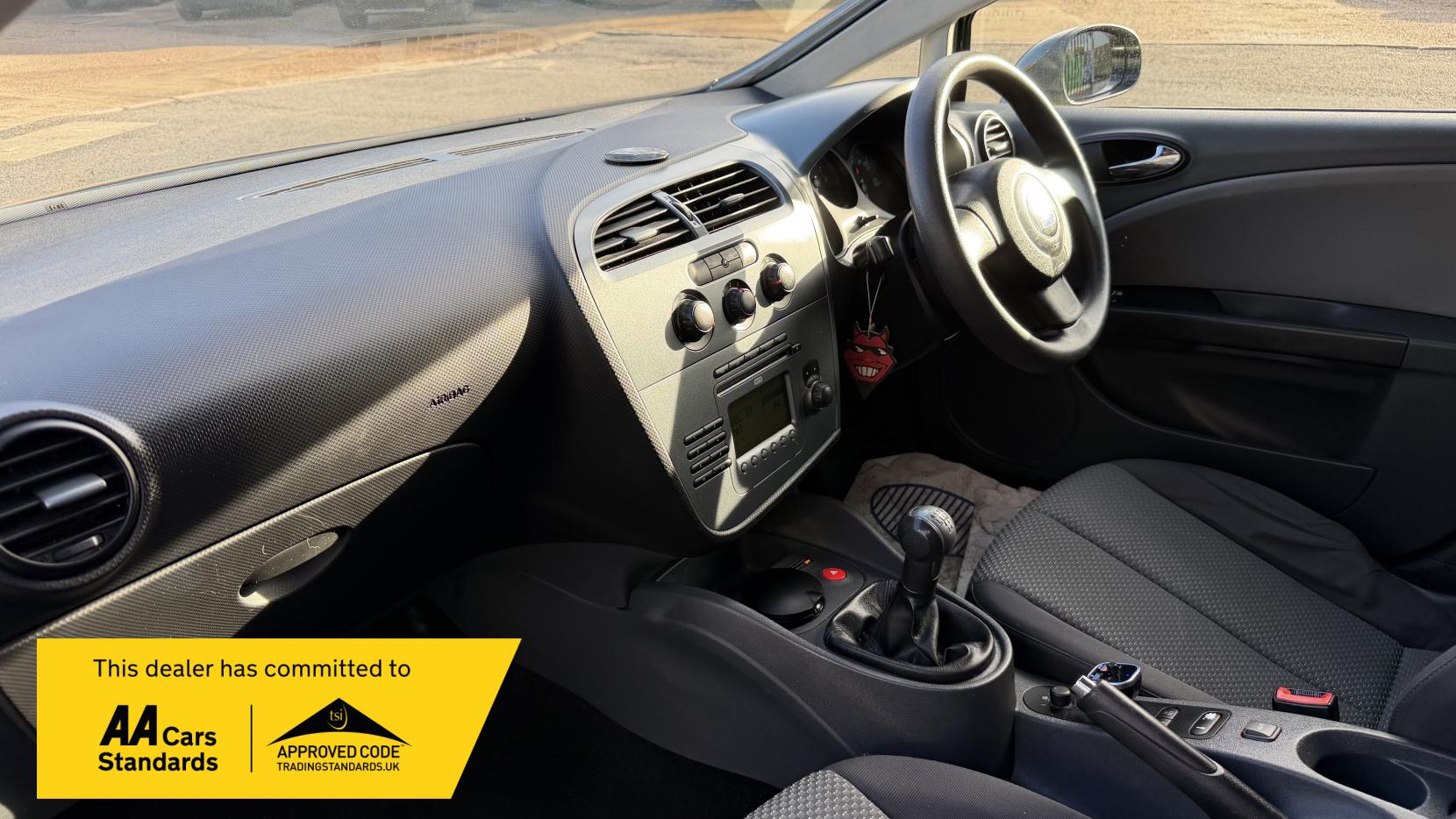 SEAT Leon 1.6 8V SE Special Edition Hatchback 5dr Petrol Manual Euro 4 (102 bhp)