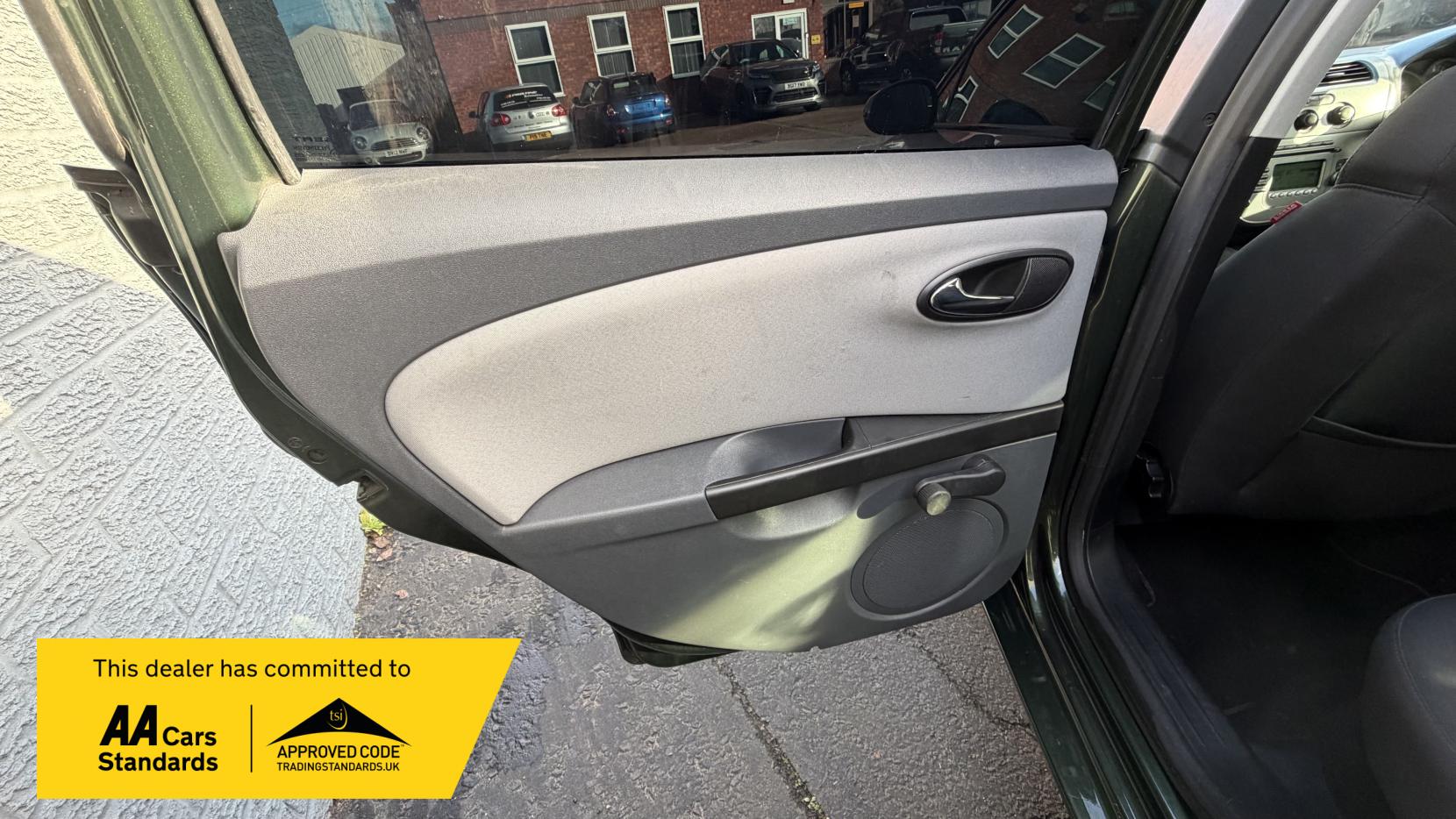 SEAT Leon 1.6 8V SE Special Edition Hatchback 5dr Petrol Manual Euro 4 (102 bhp)