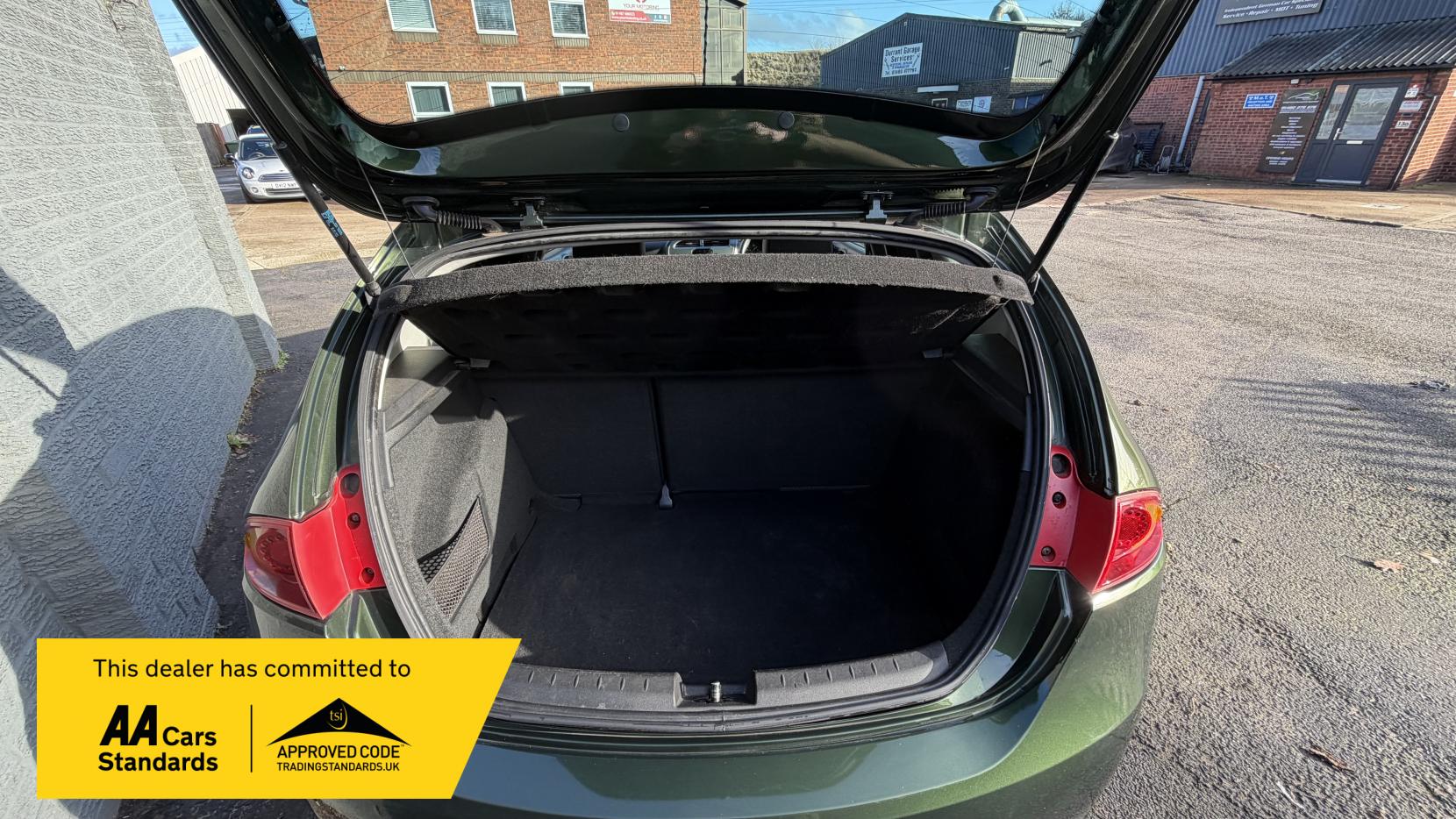 SEAT Leon 1.6 8V SE Special Edition Hatchback 5dr Petrol Manual Euro 4 (102 bhp)