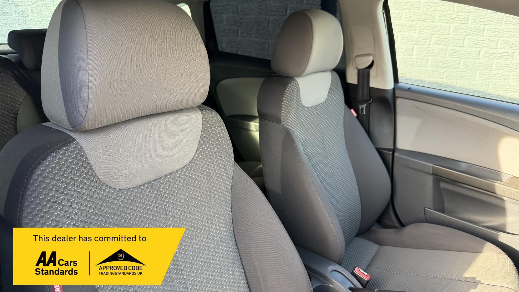 SEAT Leon 1.6 8V SE Special Edition Hatchback 5dr Petrol Manual Euro 4 (102 bhp)