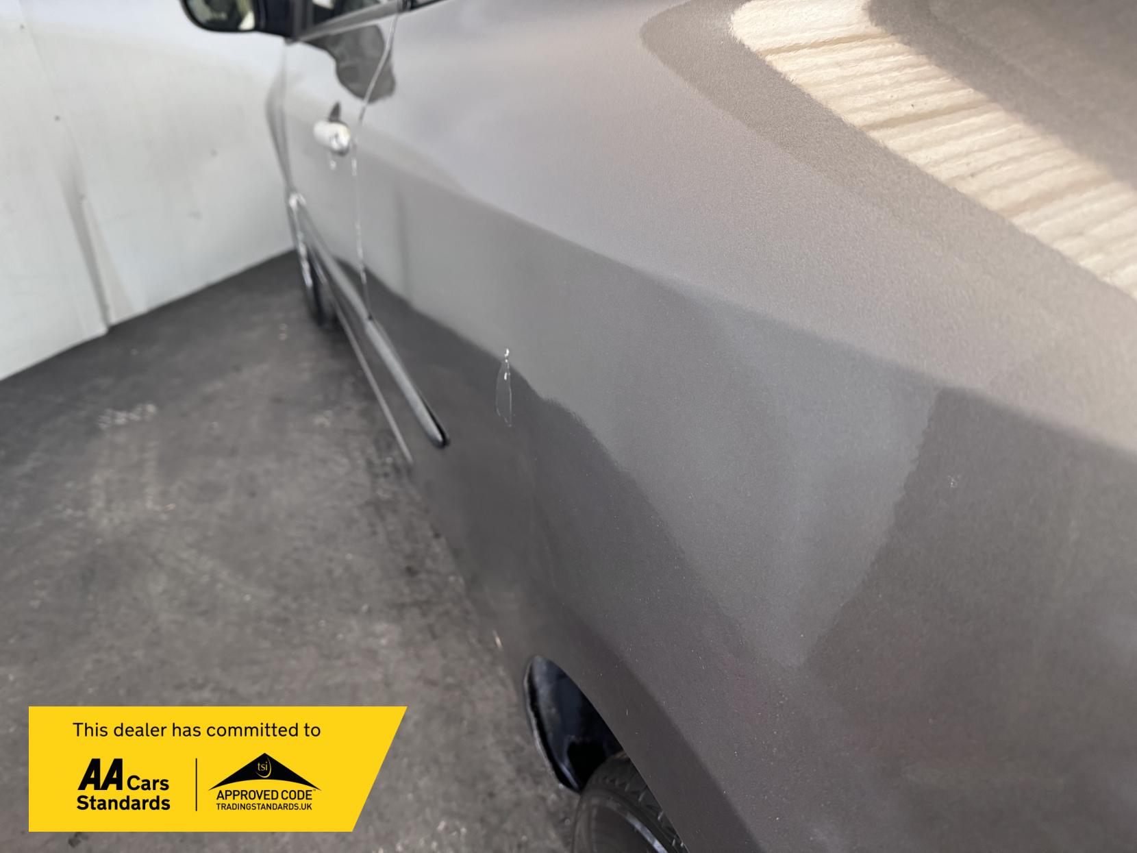 Renault Clio 1.2 I-Music Hatchback 3dr Petrol Manual Euro 5 (75 ps)