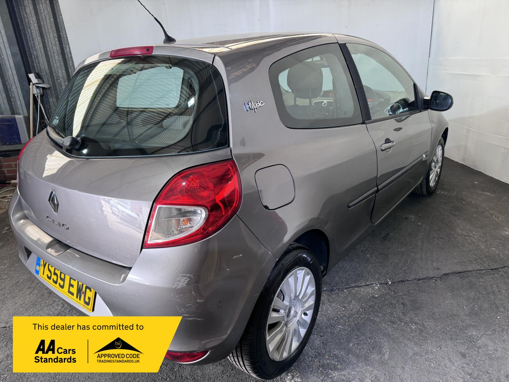 Renault Clio 1.2 I-Music Hatchback 3dr Petrol Manual Euro 5 (75 ps)