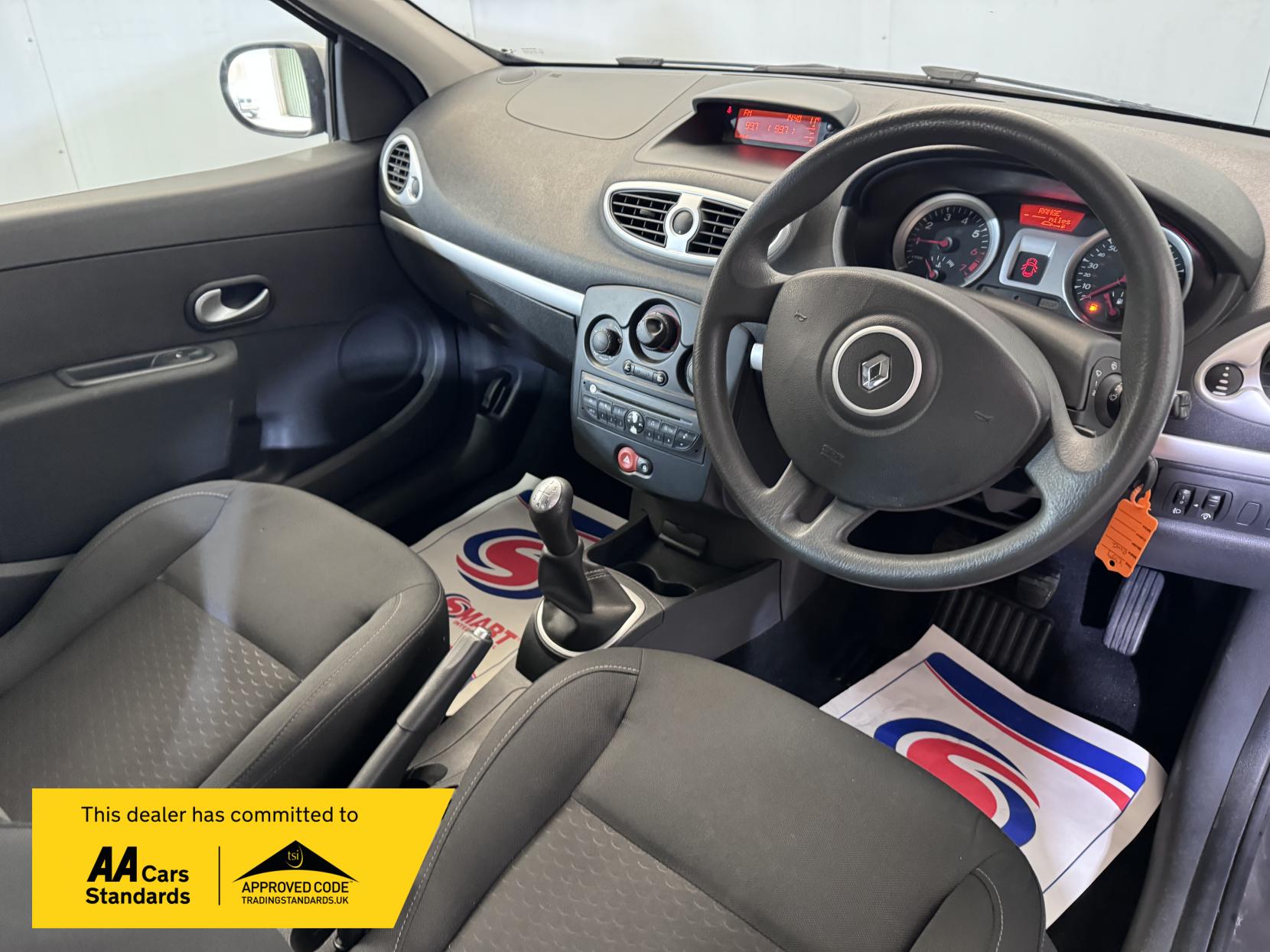 Renault Clio 1.2 I-Music Hatchback 3dr Petrol Manual Euro 5 (75 ps)