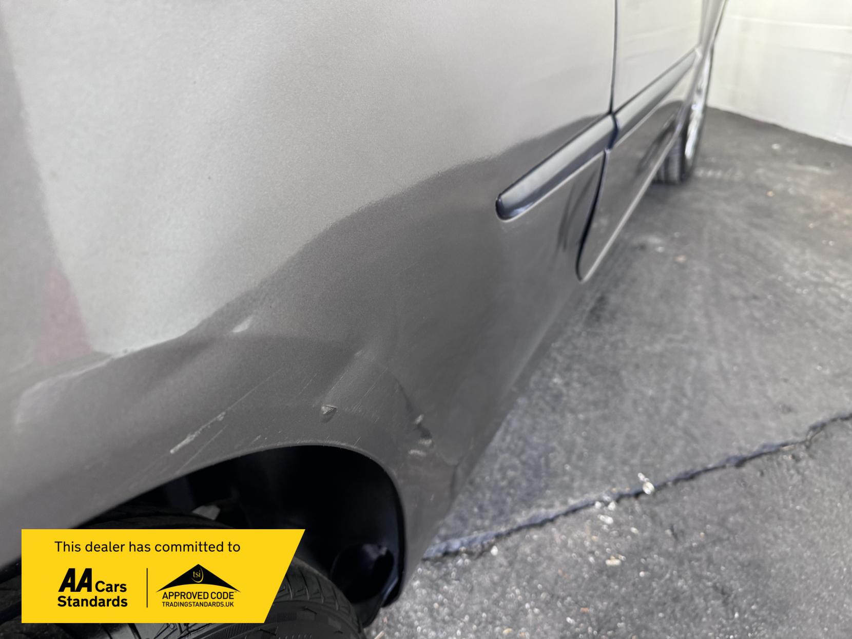 Renault Clio 1.2 I-Music Hatchback 3dr Petrol Manual Euro 5 (75 ps)