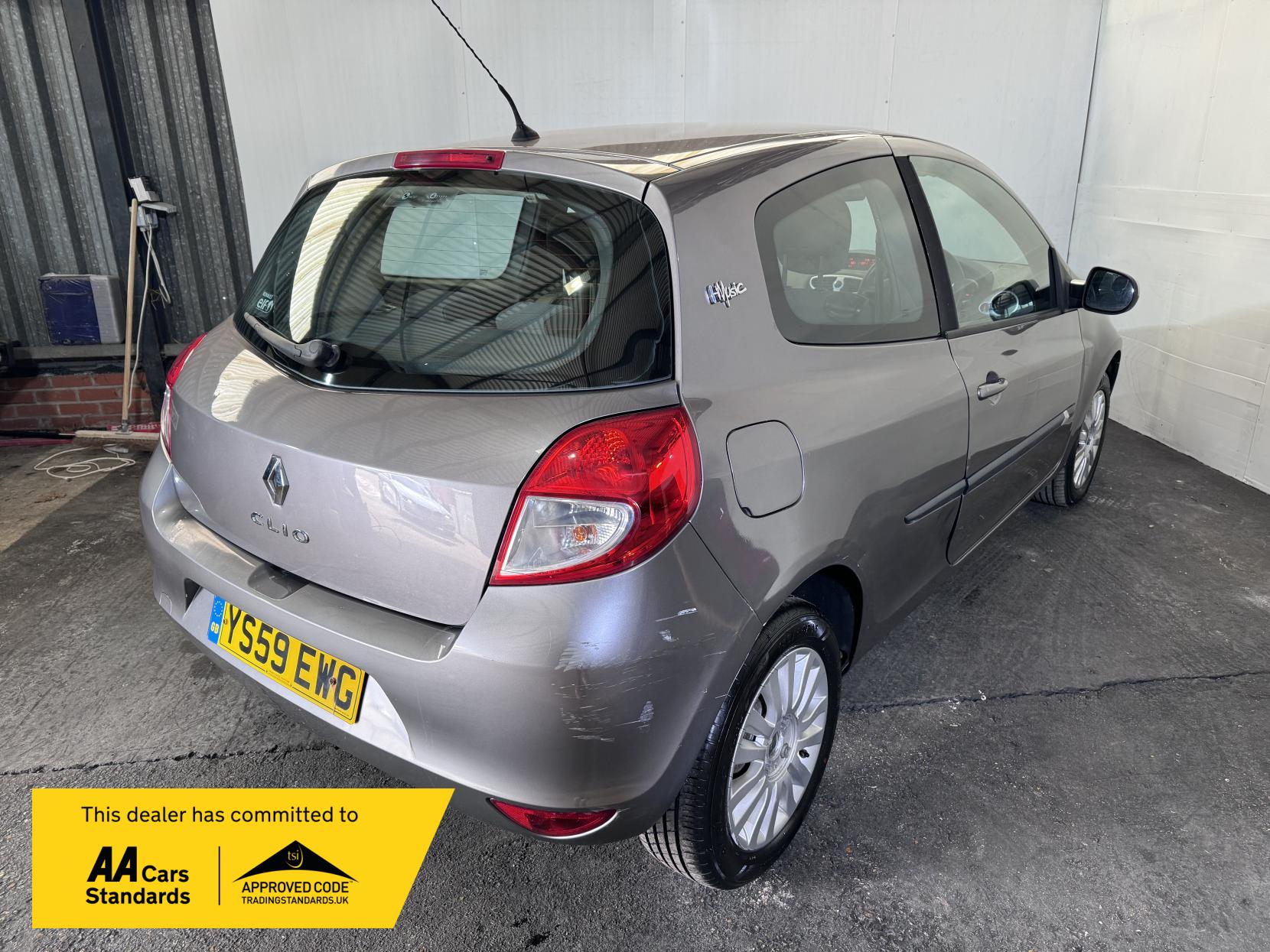 Renault Clio 1.2 I-Music Hatchback 3dr Petrol Manual Euro 5 (75 ps)