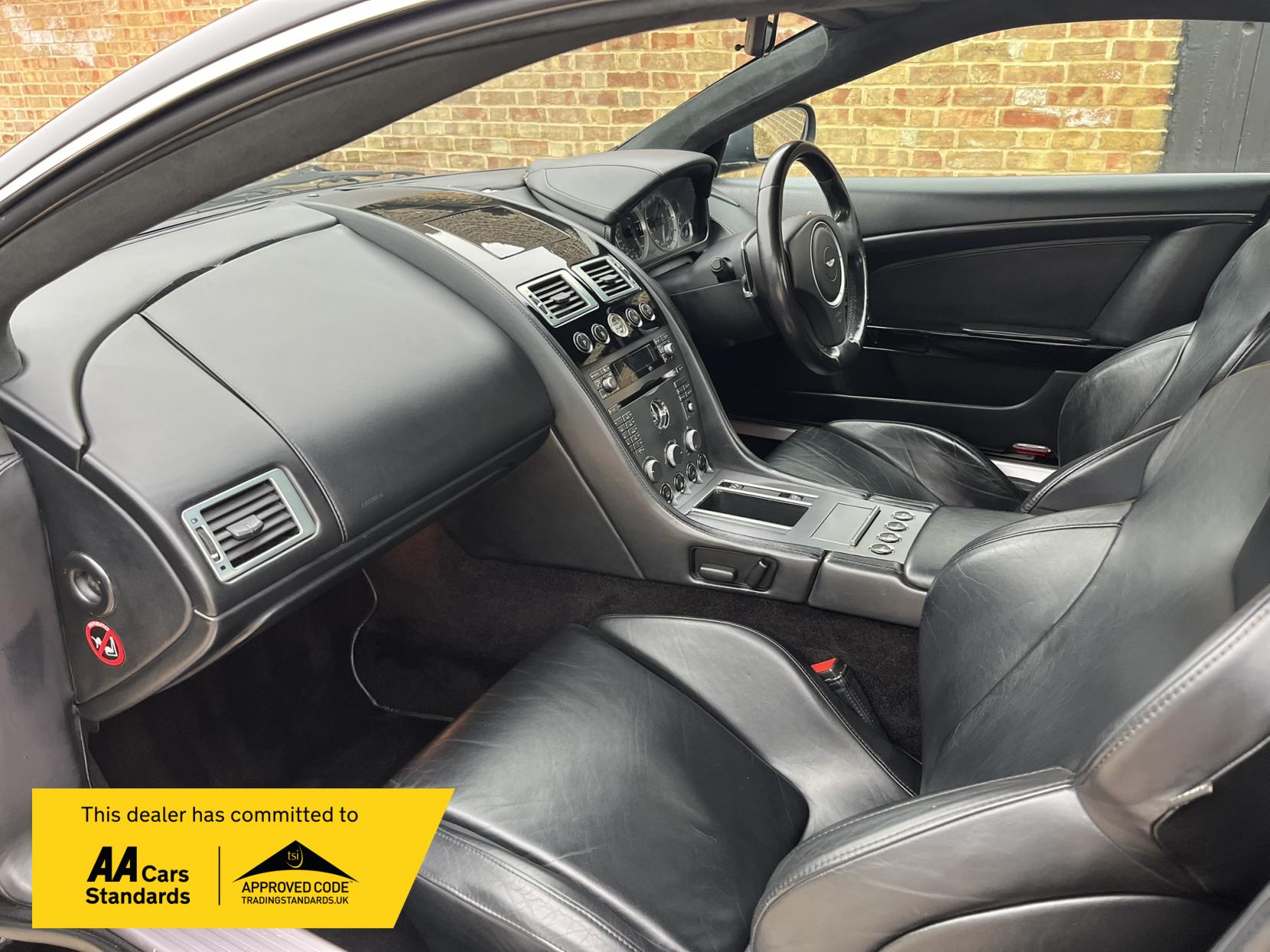 Aston Martin DB9 5.9 Coupe 2dr Petrol Seq (394 g/km, 450 bhp)