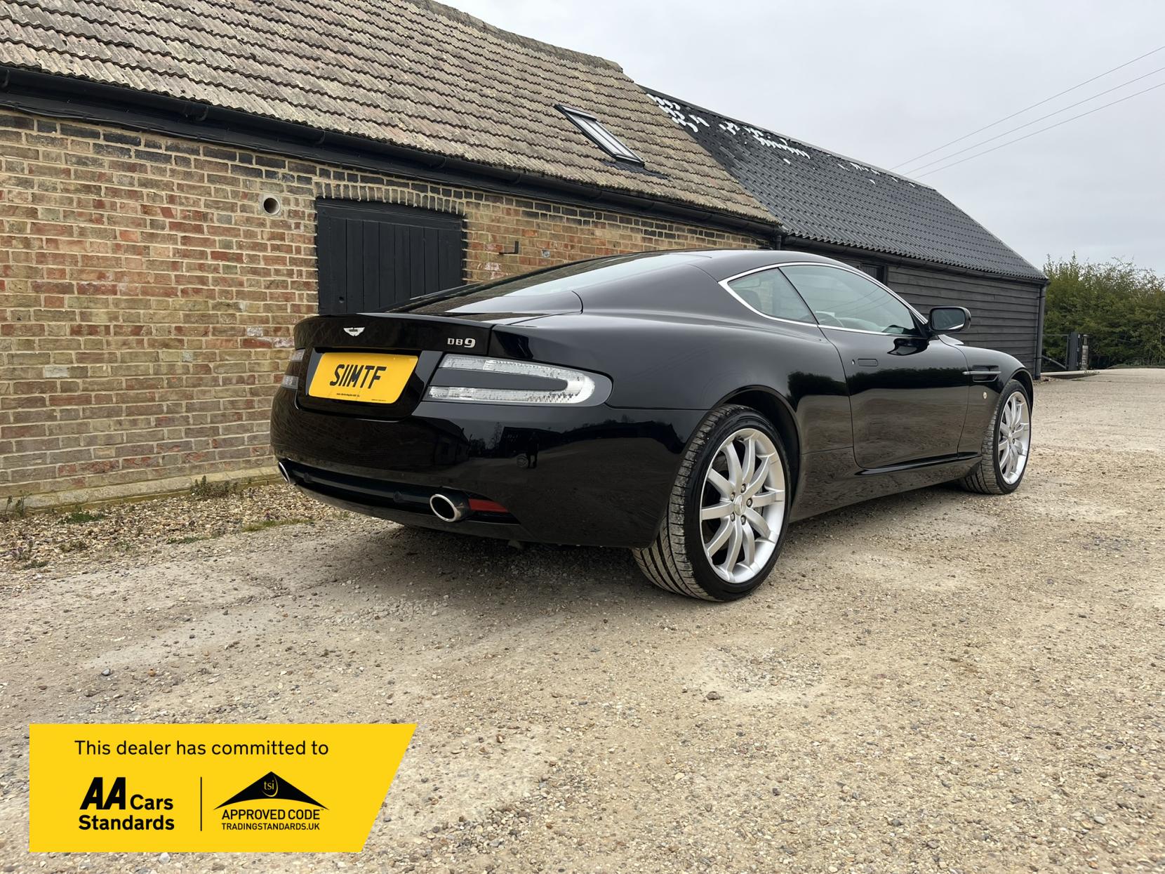 Aston Martin DB9 5.9 Coupe 2dr Petrol Seq (394 g/km, 450 bhp)