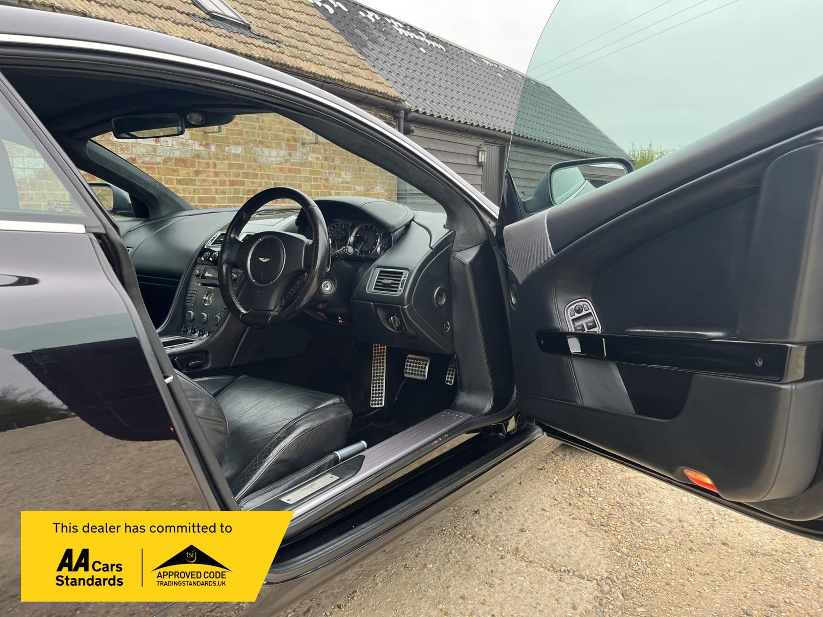 Aston Martin DB9 5.9 Coupe 2dr Petrol Seq (394 g/km, 450 bhp)