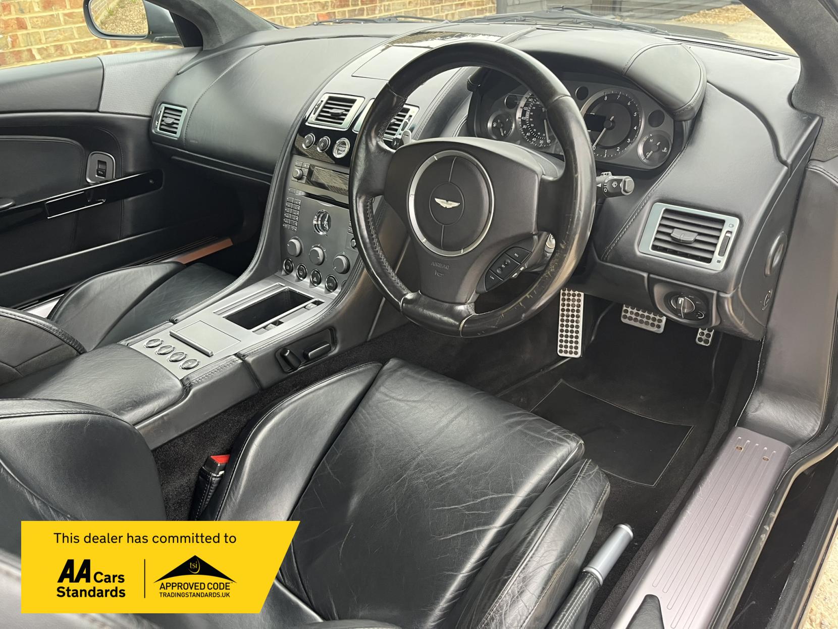 Aston Martin DB9 5.9 Coupe 2dr Petrol Seq (394 g/km, 450 bhp)