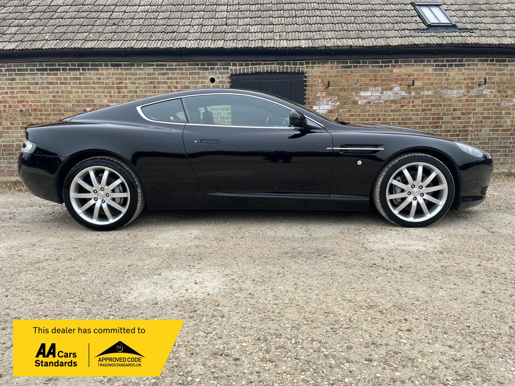 Aston Martin DB9 5.9 Coupe 2dr Petrol Seq (394 g/km, 450 bhp)
