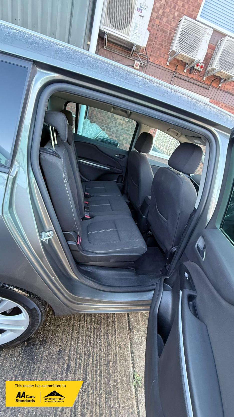 Vauxhall Zafira Tourer 1.4i Turbo SRi MPV 5dr Petrol Manual Euro 6 (140 ps)