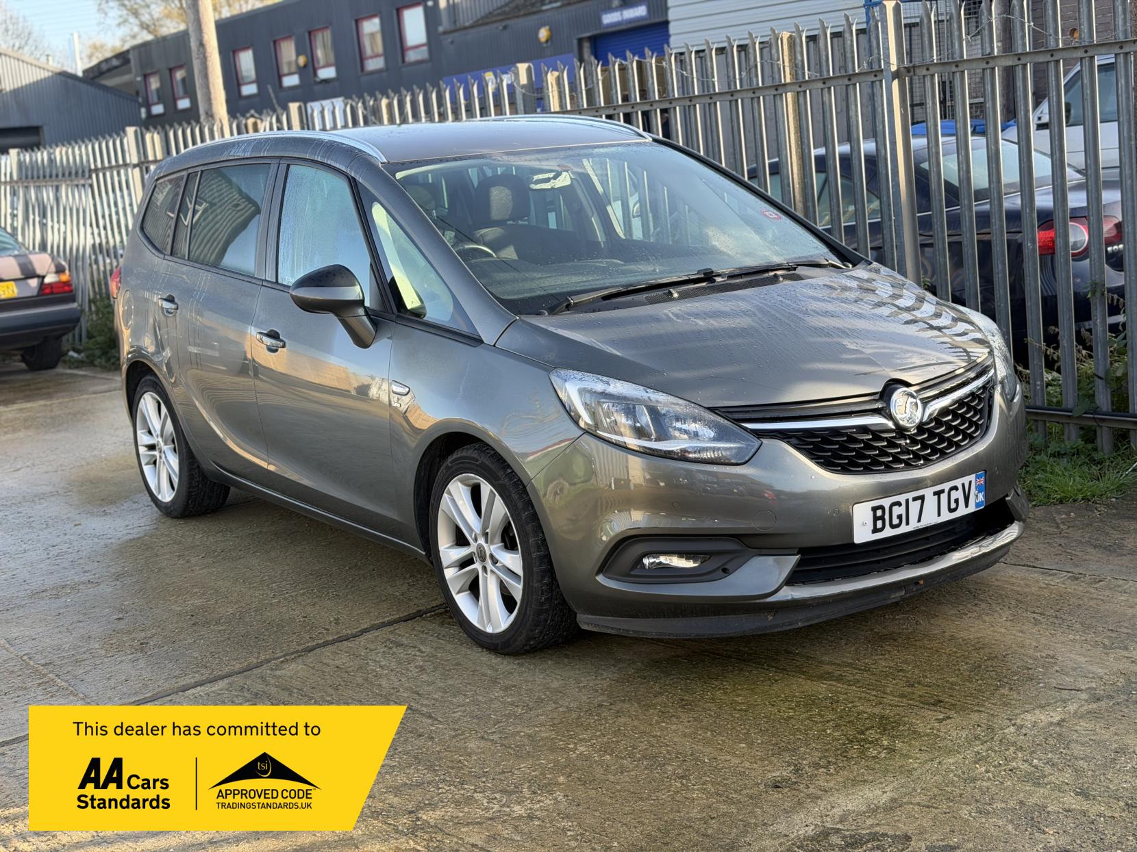 Vauxhall Zafira Tourer 1.4i Turbo SRi MPV 5dr Petrol Manual Euro 6 (140 ps)