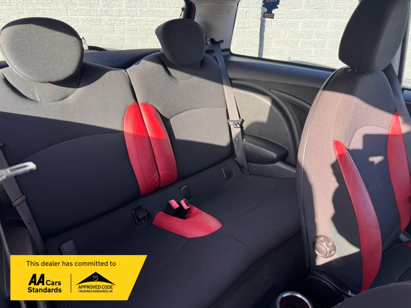 MINI Hatch 1.6 Cooper Hatchback 3dr Petrol Manual Euro 4 (120 ps)