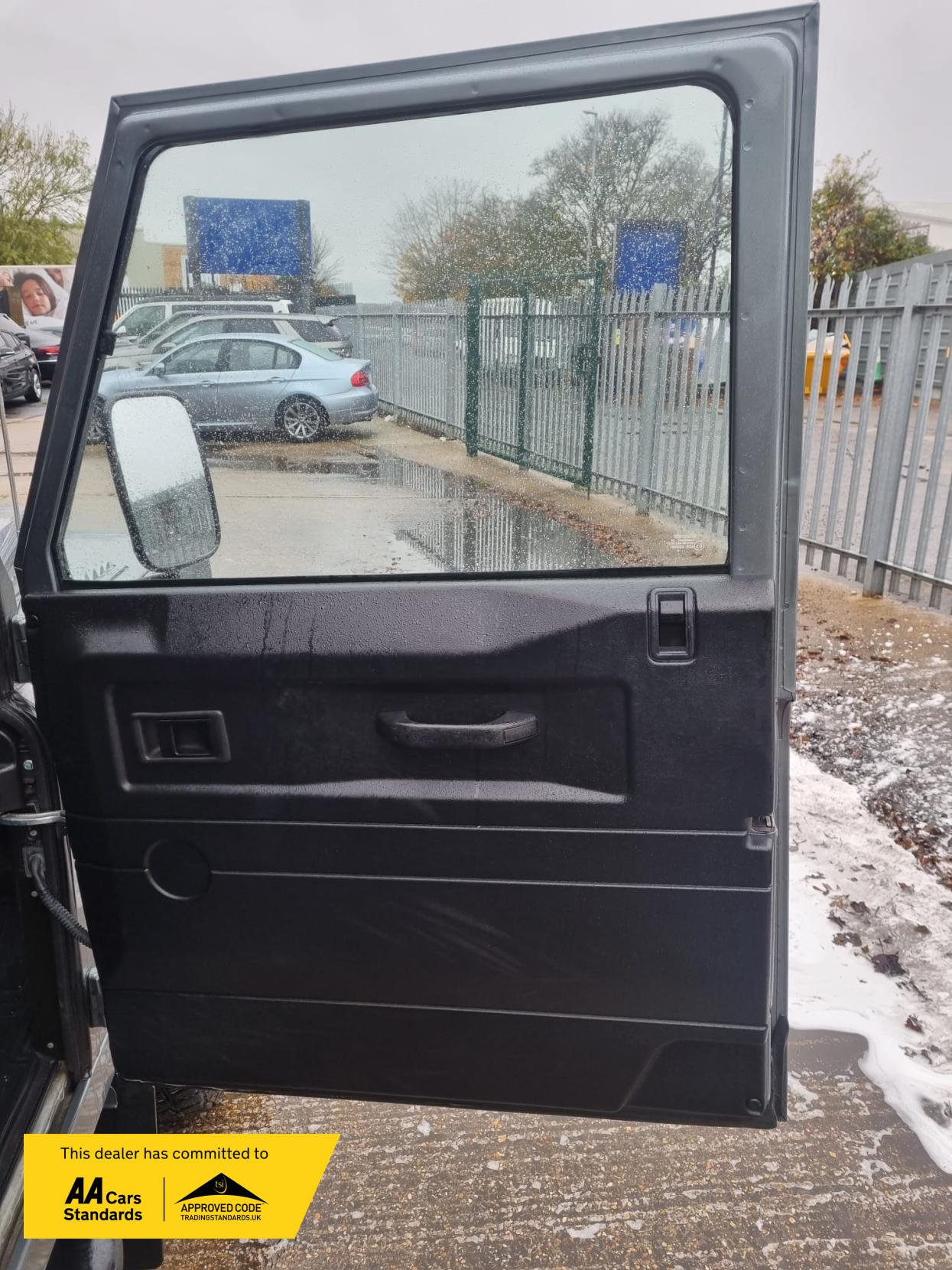 Land Rover Defender 90 2.2 TDCi XS Hard Top 3dr Diesel Manual 4WD Euro 5 (122 ps)