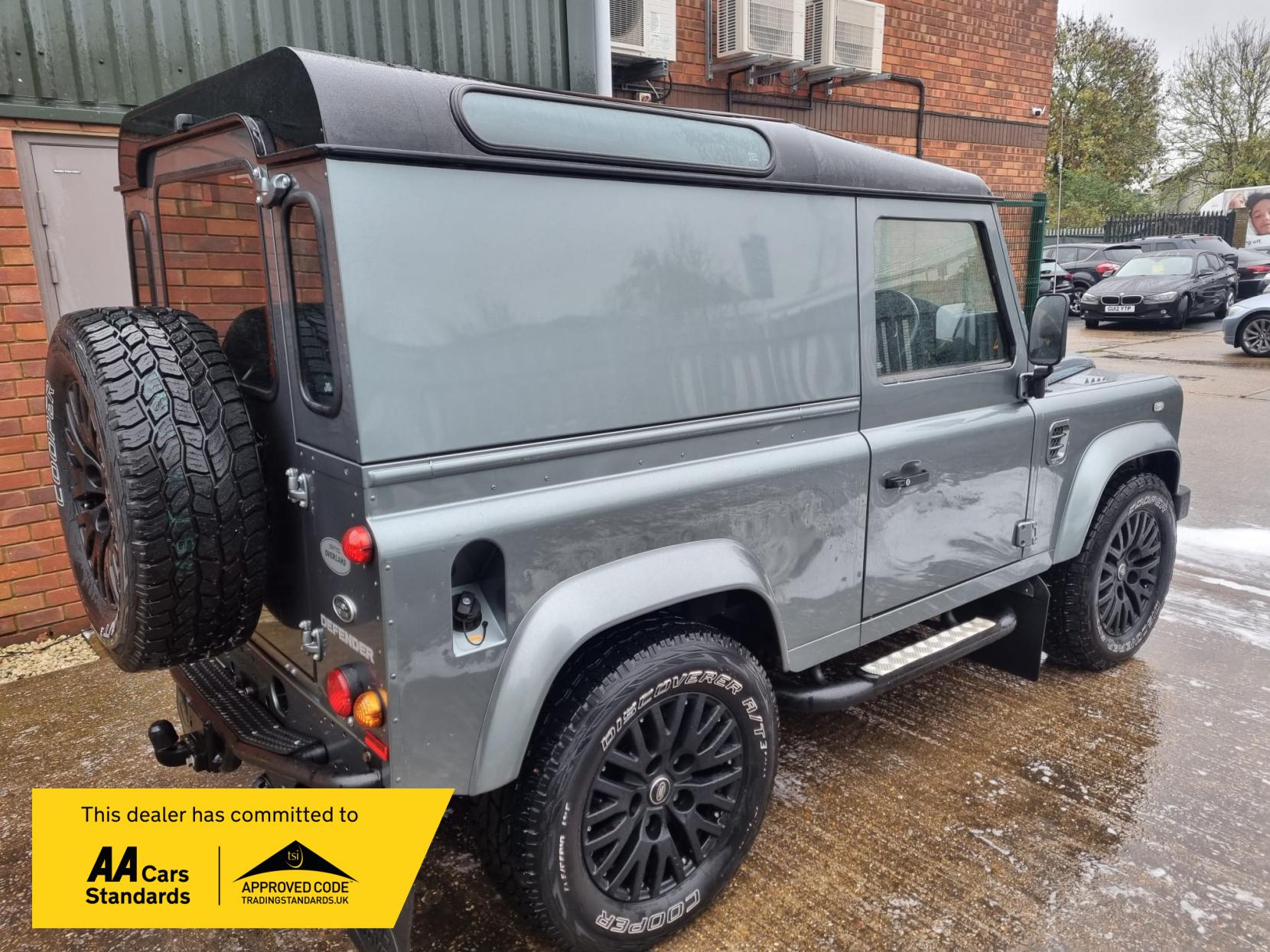 Land Rover Defender 90 2.2 TDCi XS Hard Top 3dr Diesel Manual 4WD Euro 5 (122 ps)