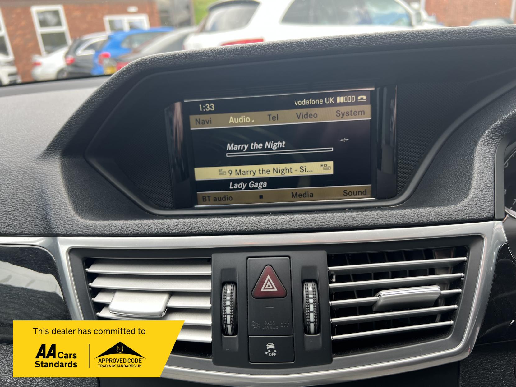 Mercedes-Benz E Class 1.8 E250 CGI BlueEfficiency Avantgarde Saloon 4dr Petrol Tiptronic Euro 5 (204 ps)