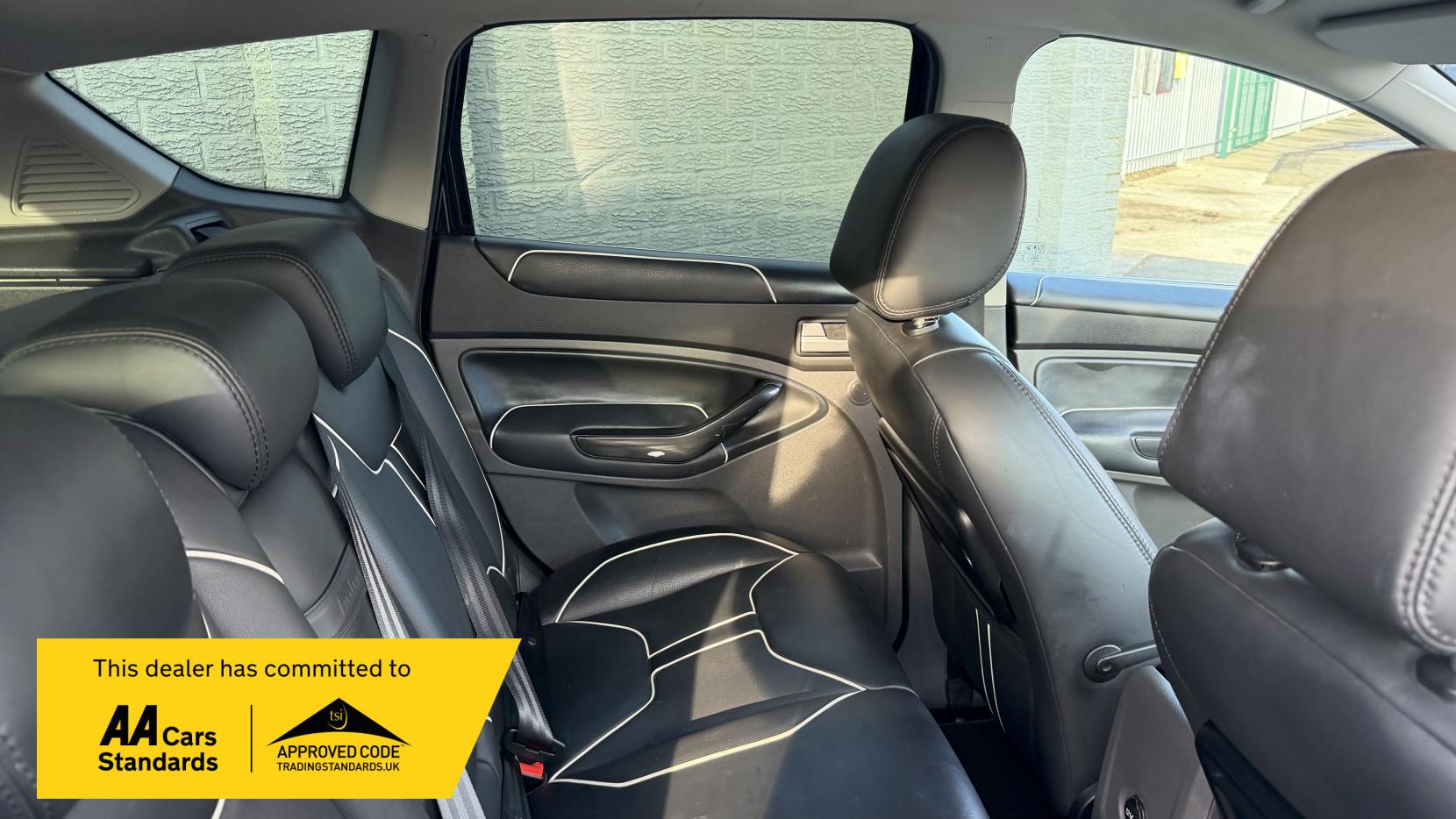 Ford Kuga 2.0 TDCi Titanium SUV 5dr Diesel Manual 2WD Euro 4 (136 ps)