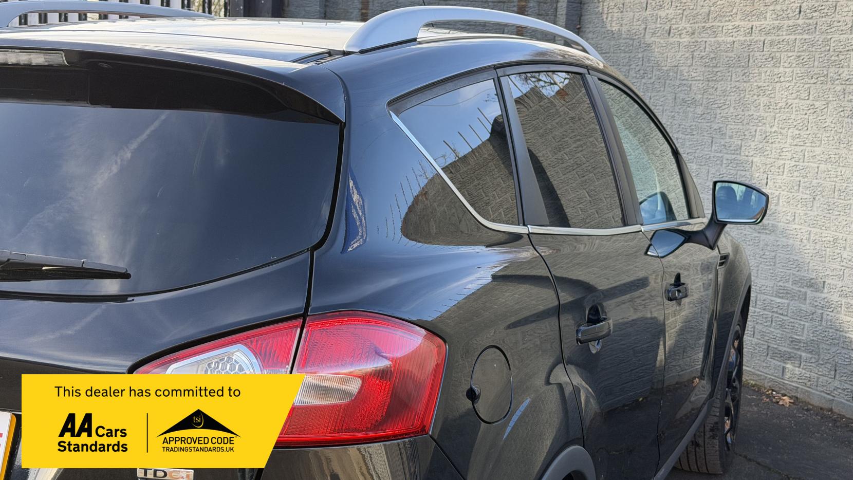 Ford Kuga 2.0 TDCi Titanium SUV 5dr Diesel Manual 2WD Euro 4 (136 ps)