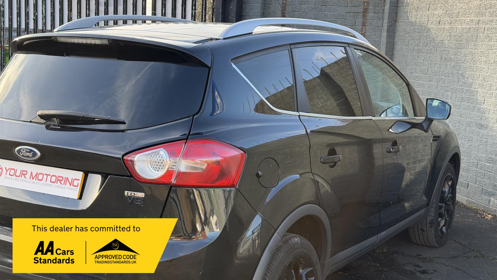 Ford Kuga 2.0 TDCi Titanium SUV 5dr Diesel Manual 2WD Euro 4 (136 ps)