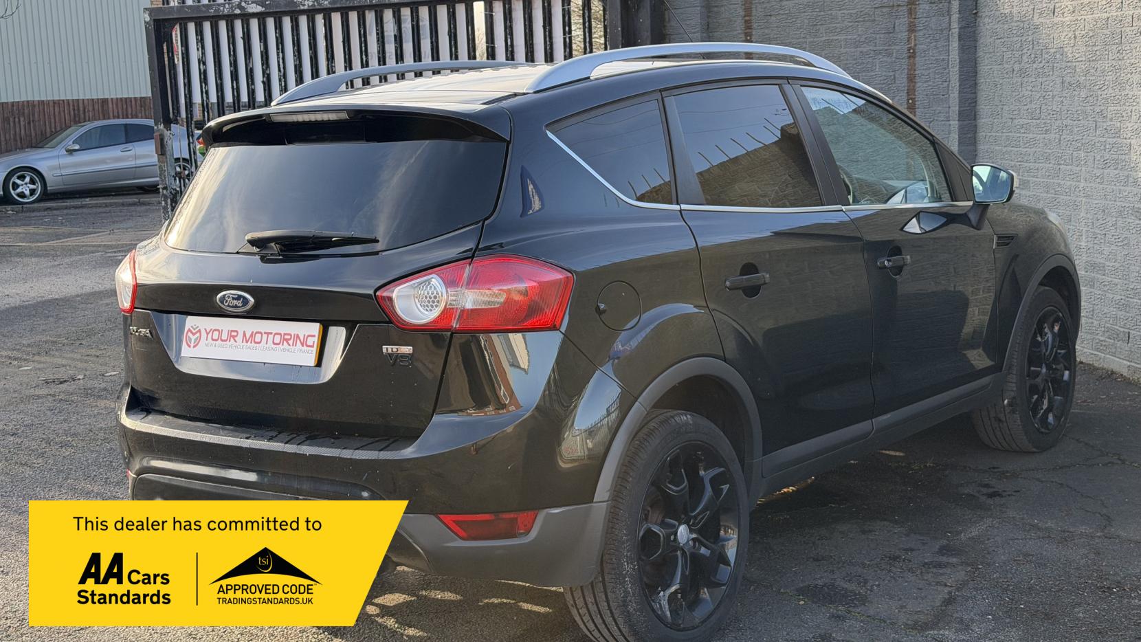 Ford Kuga 2.0 TDCi Titanium SUV 5dr Diesel Manual 2WD Euro 4 (136 ps)