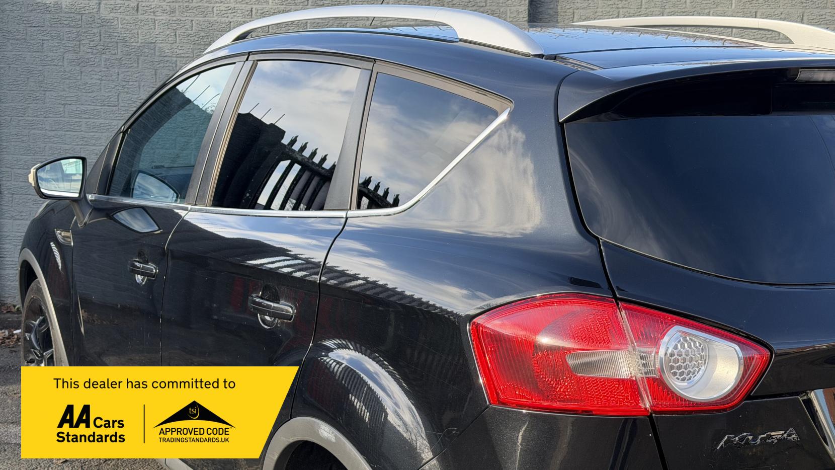 Ford Kuga 2.0 TDCi Titanium SUV 5dr Diesel Manual 2WD Euro 4 (136 ps)