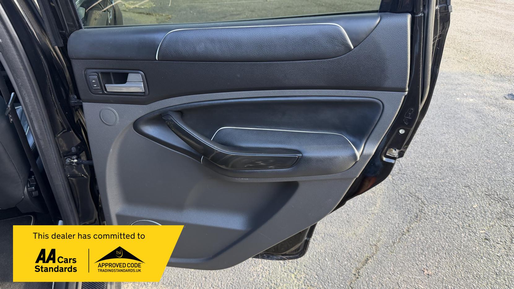 Ford Kuga 2.0 TDCi Titanium SUV 5dr Diesel Manual 2WD Euro 4 (136 ps)