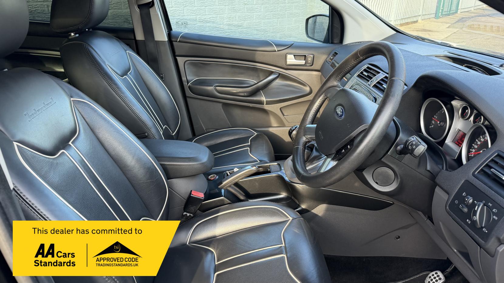 Ford Kuga 2.0 TDCi Titanium SUV 5dr Diesel Manual 2WD Euro 4 (136 ps)