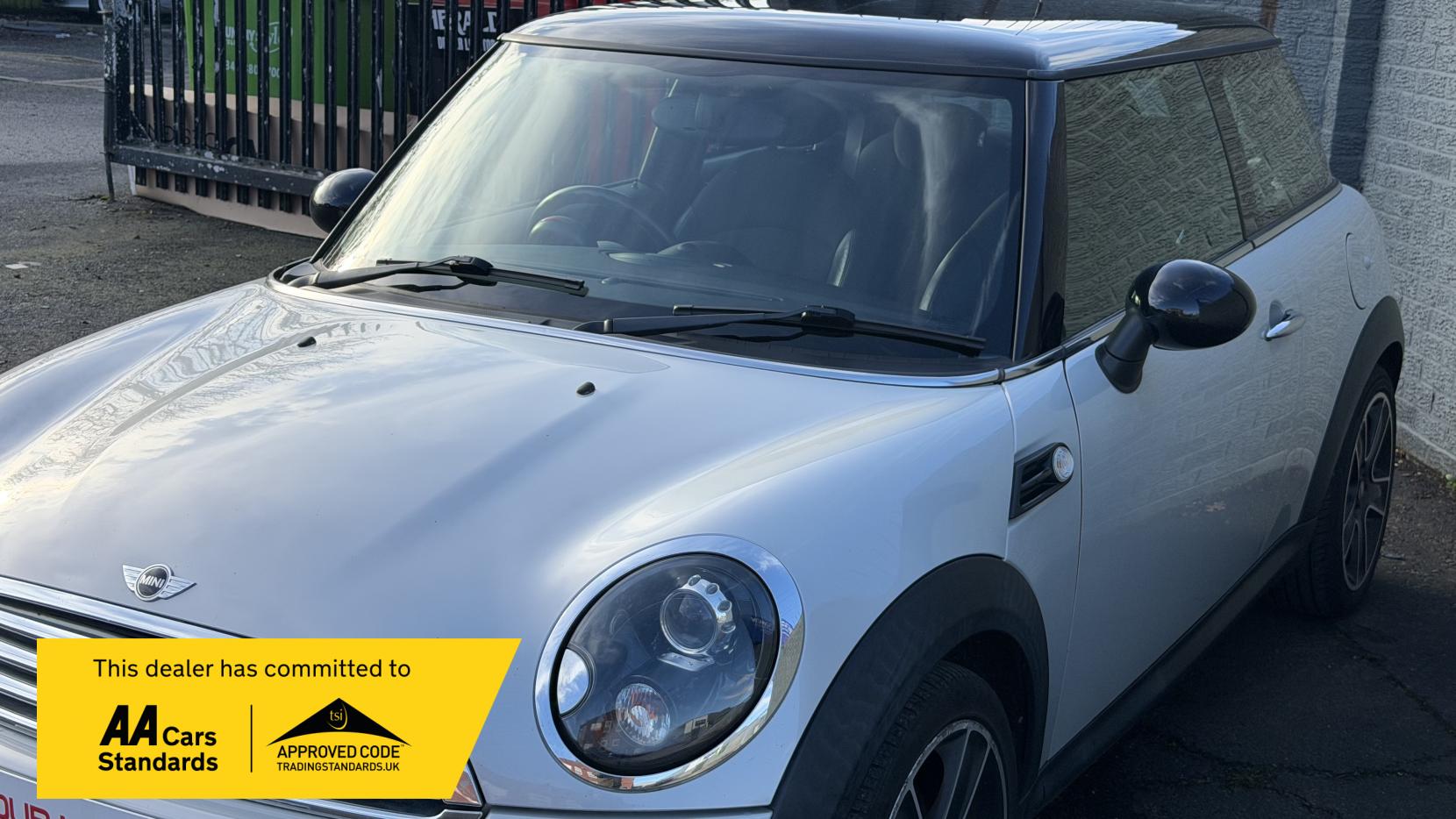 MINI Hatch 1.6 Cooper Soho Hatchback 3dr Petrol Manual Euro 5 (s/s) (122 ps)