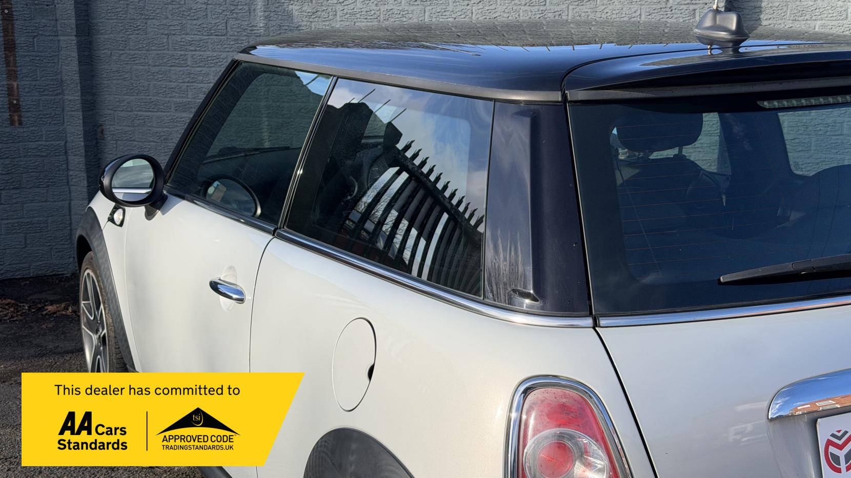 MINI Hatch 1.6 Cooper Soho Hatchback 3dr Petrol Manual Euro 5 (s/s) (122 ps)
