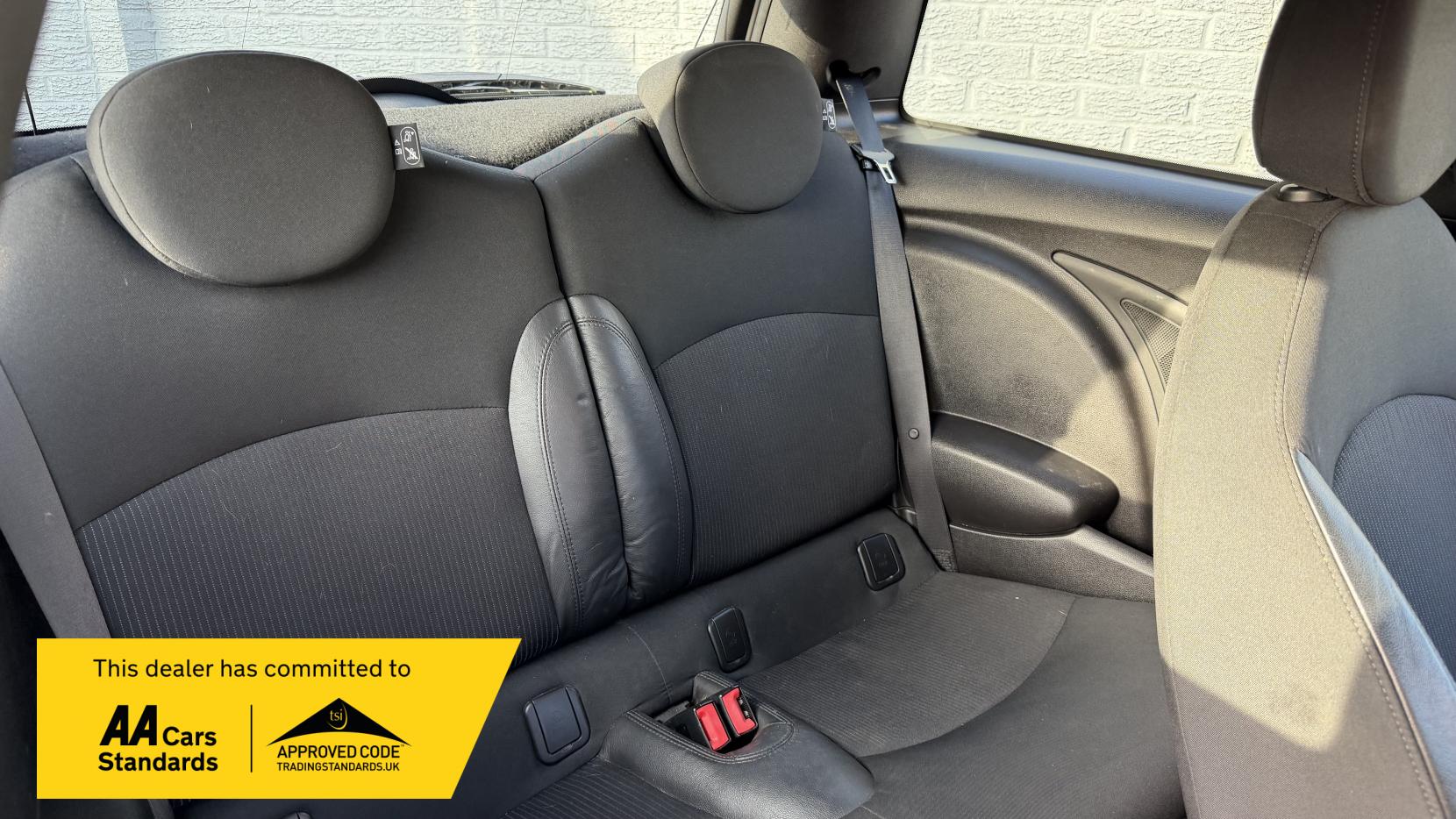 MINI Hatch 1.6 Cooper Soho Hatchback 3dr Petrol Manual Euro 5 (s/s) (122 ps)