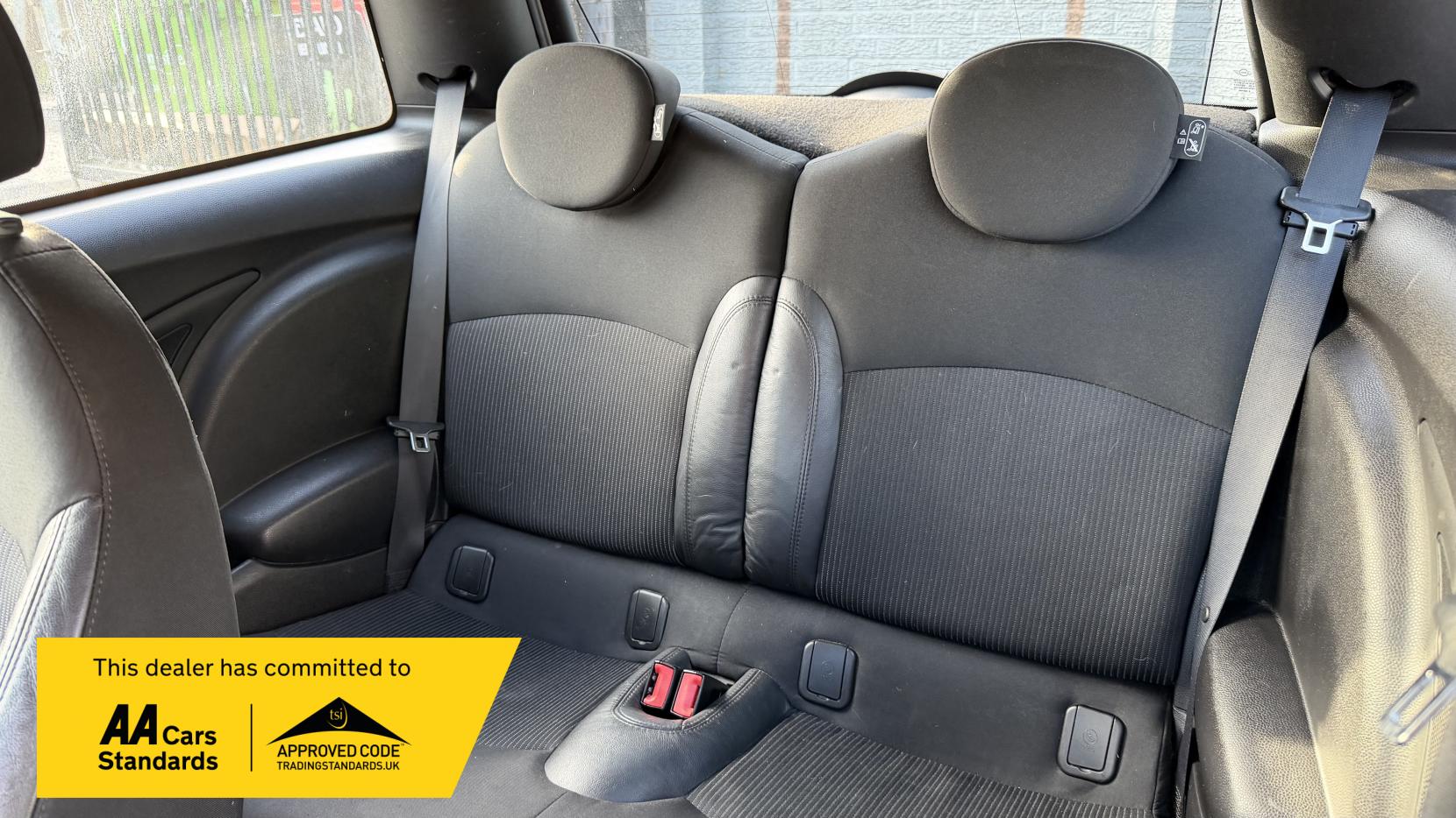 MINI Hatch 1.6 Cooper Soho Hatchback 3dr Petrol Manual Euro 5 (s/s) (122 ps)