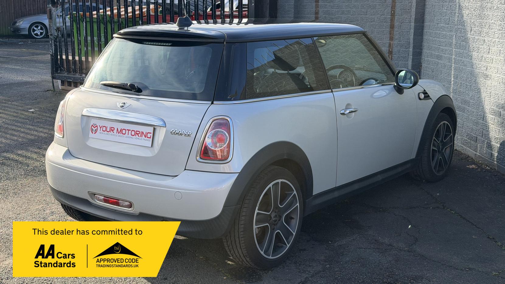 MINI Hatch 1.6 Cooper Soho Hatchback 3dr Petrol Manual Euro 5 (s/s) (122 ps)