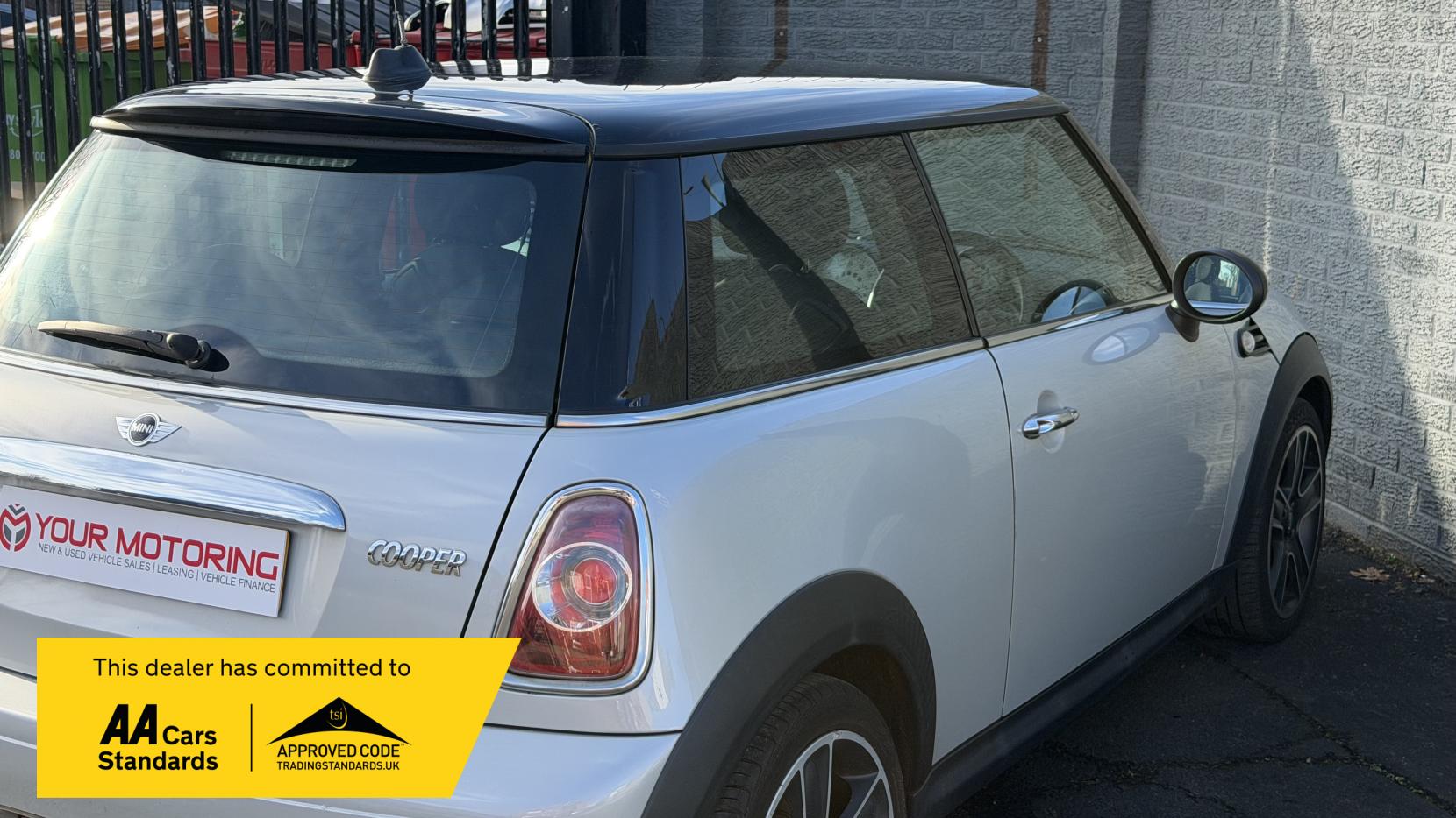MINI Hatch 1.6 Cooper Soho Hatchback 3dr Petrol Manual Euro 5 (s/s) (122 ps)