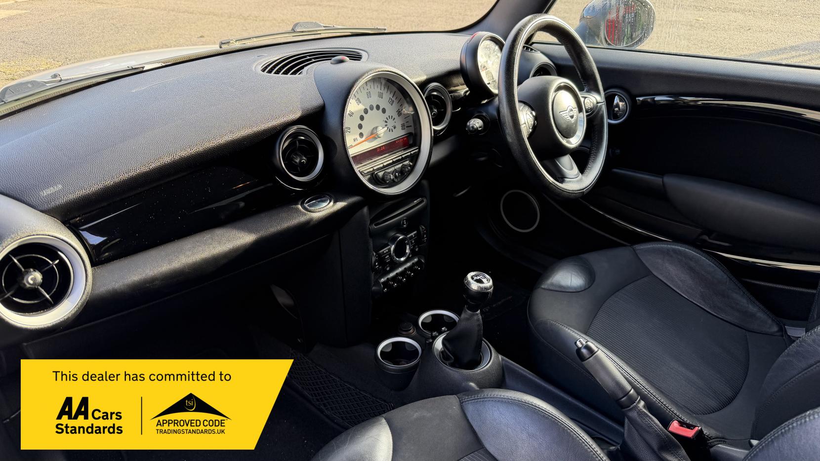 MINI Hatch 1.6 Cooper Soho Hatchback 3dr Petrol Manual Euro 5 (s/s) (122 ps)