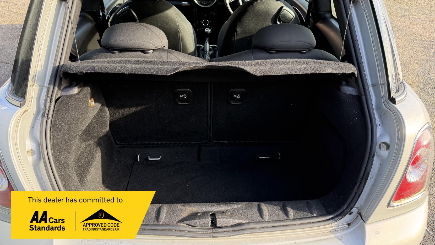 MINI Hatch 1.6 Cooper Soho Hatchback 3dr Petrol Manual Euro 5 (s/s) (122 ps)