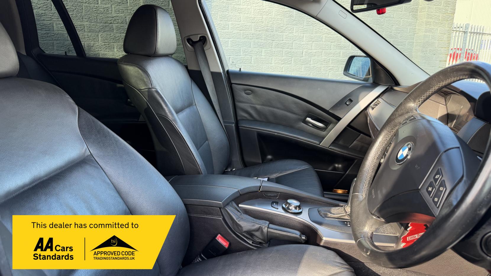 BMW 5 Series 2.5 525d SE Touring 5dr Diesel Auto Euro 4 (177 ps)