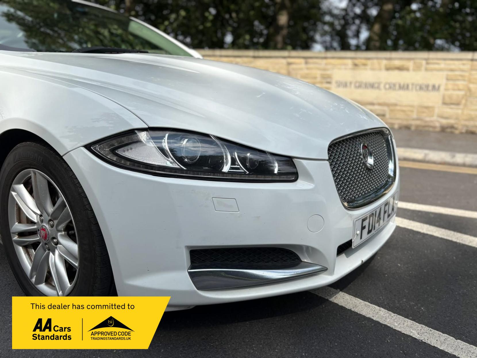 Jaguar XF 2.2d Luxury Saloon 4dr Diesel Auto Euro 5 (s/s) (163 ps)