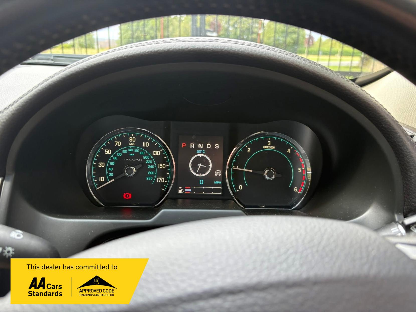 Jaguar XF 2.2d Luxury Saloon 4dr Diesel Auto Euro 5 (s/s) (163 ps)