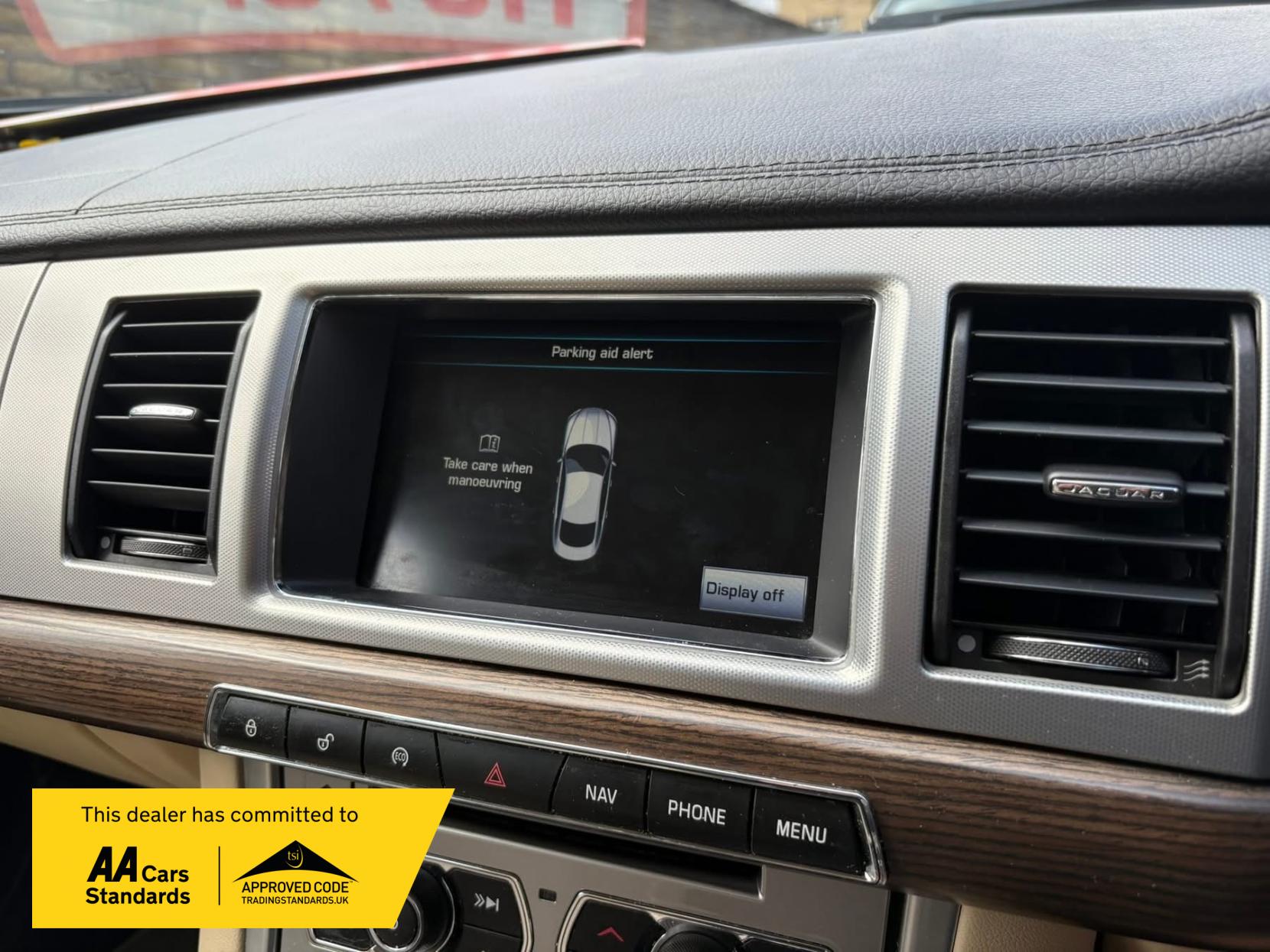 Jaguar XF 2.2d Luxury Saloon 4dr Diesel Auto Euro 5 (s/s) (163 ps)