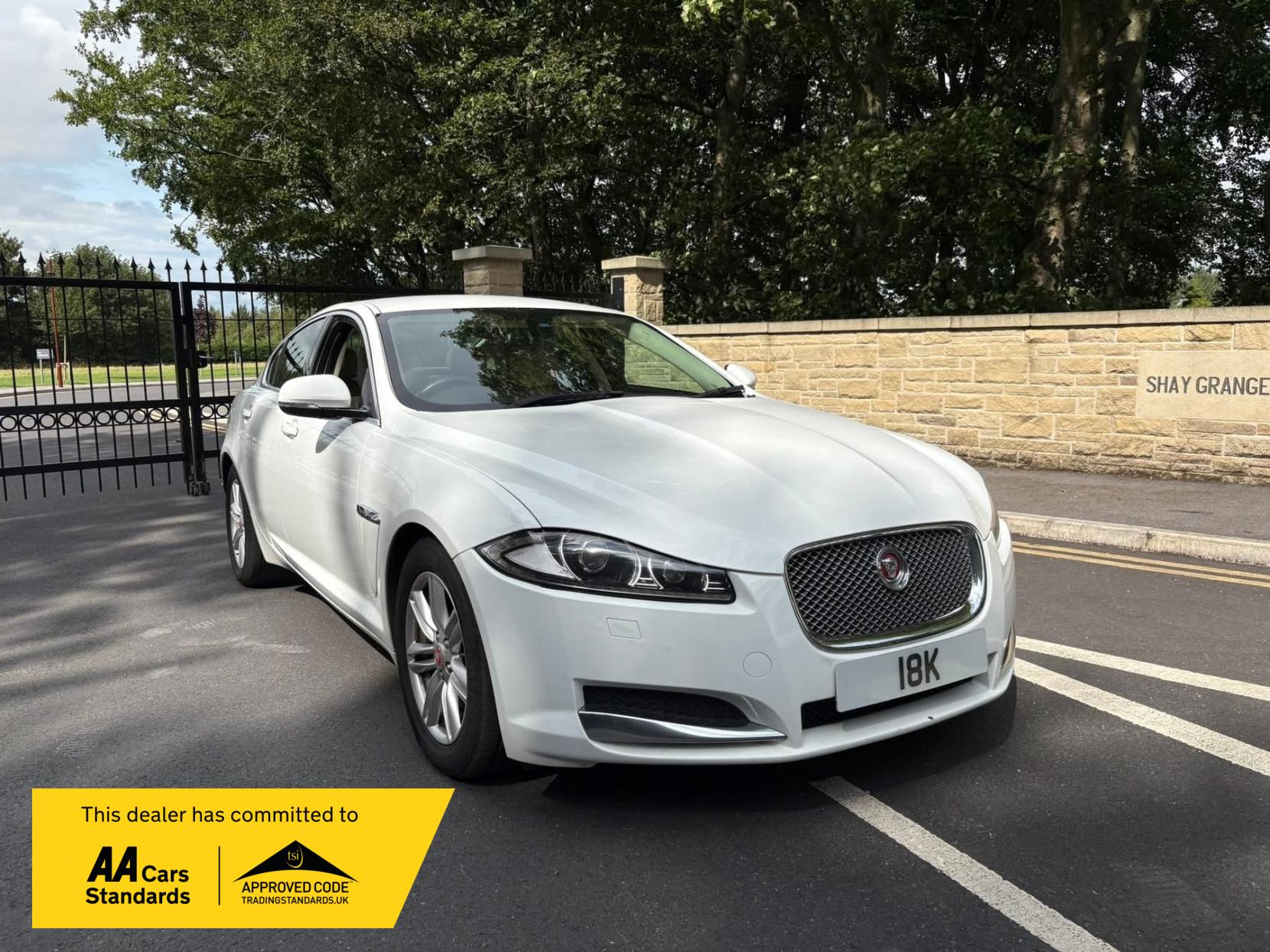 Jaguar XF 2.2d Luxury Saloon 4dr Diesel Auto Euro 5 (s/s) (163 ps)