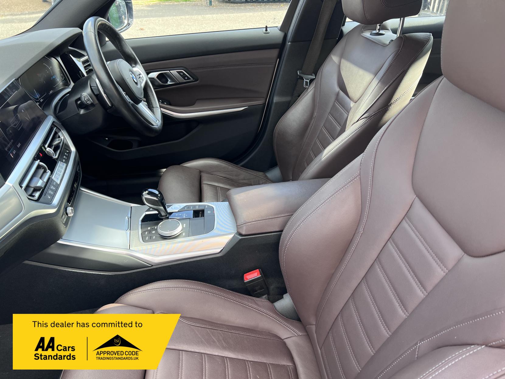 BMW 3 Series 2.0 330e 12kWh M Sport Saloon 4dr Petrol Plug-in Hybrid Auto Euro 6 (s/s) (292 ps)