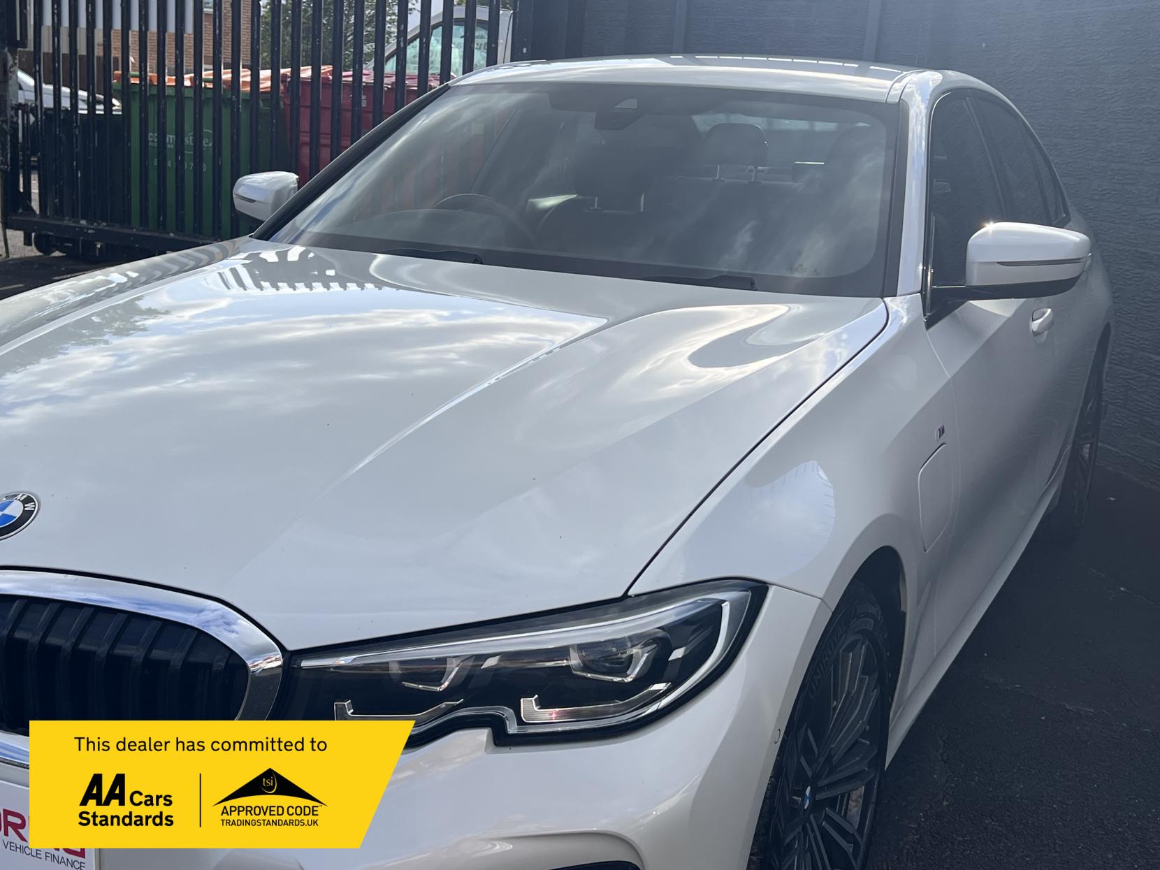 BMW 3 Series 2.0 330e 12kWh M Sport Saloon 4dr Petrol Plug-in Hybrid Auto Euro 6 (s/s) (292 ps)