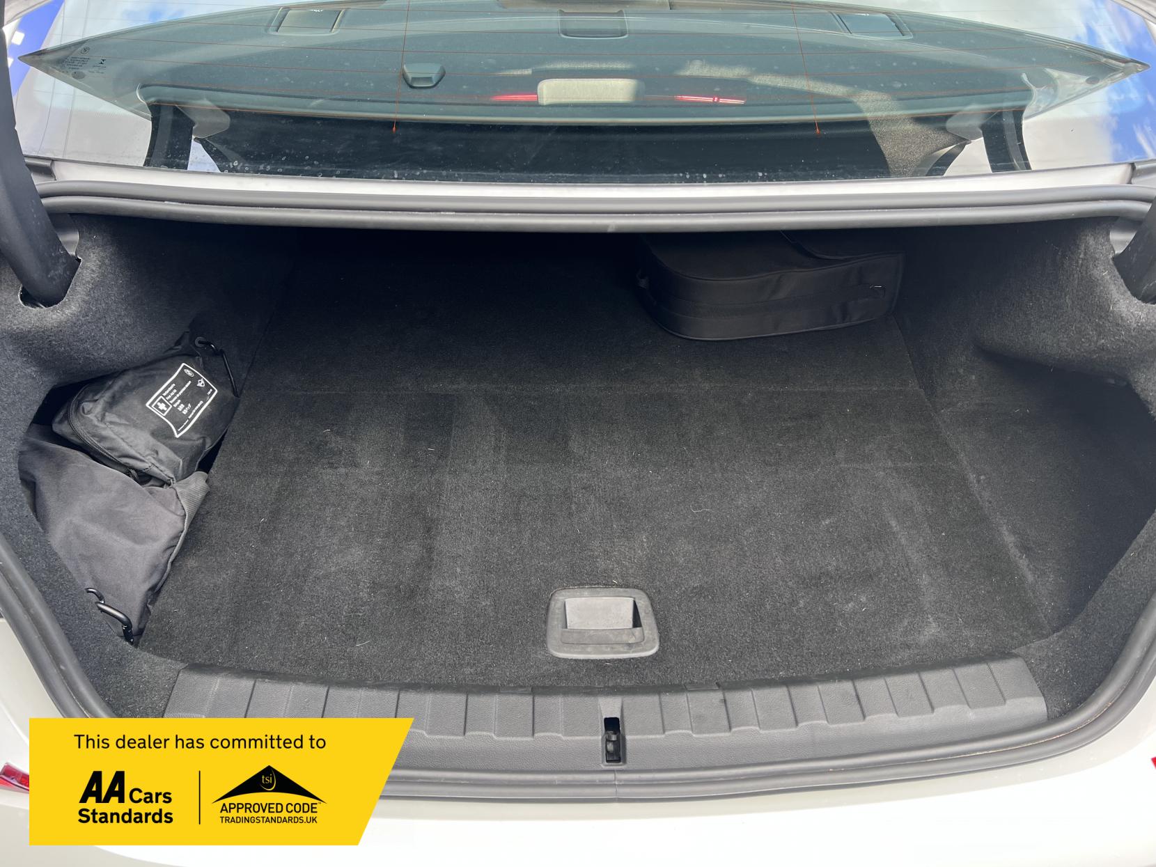 BMW 3 Series 2.0 330e 12kWh M Sport Saloon 4dr Petrol Plug-in Hybrid Auto Euro 6 (s/s) (292 ps)